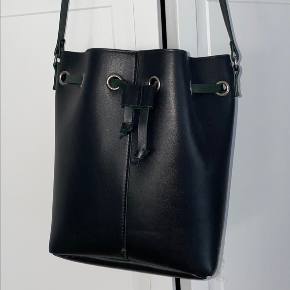 Urban Outfitters bucket bag - Picture 2 of 10